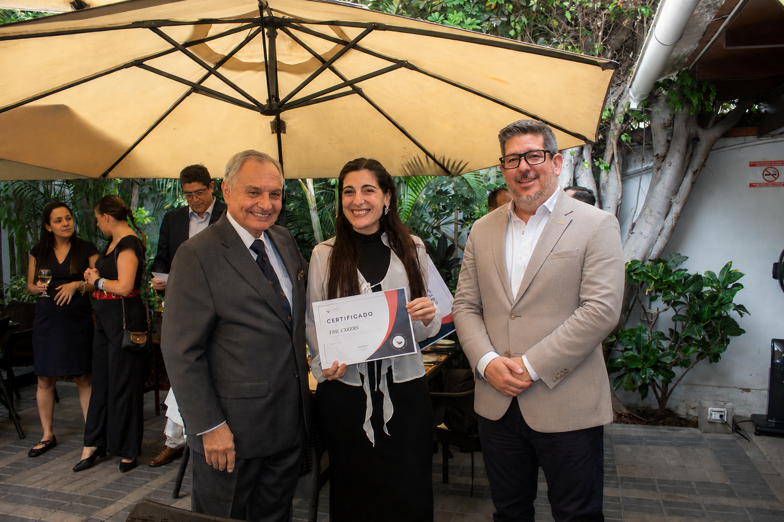THE CXEERS recibe su certificado como empresa asociada de la Cámara de Comercio Peruano-Británica